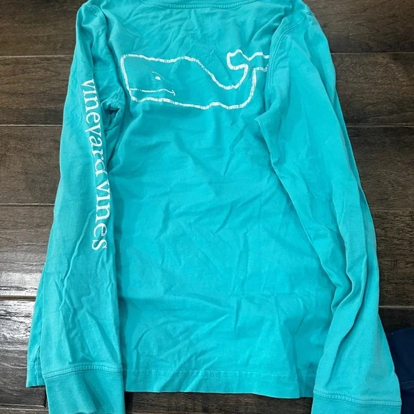 Women’s Vineyard Vines Shirt Set - Picture 4 of 14
